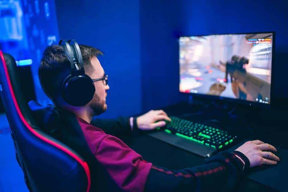The professional gamer playing online games
