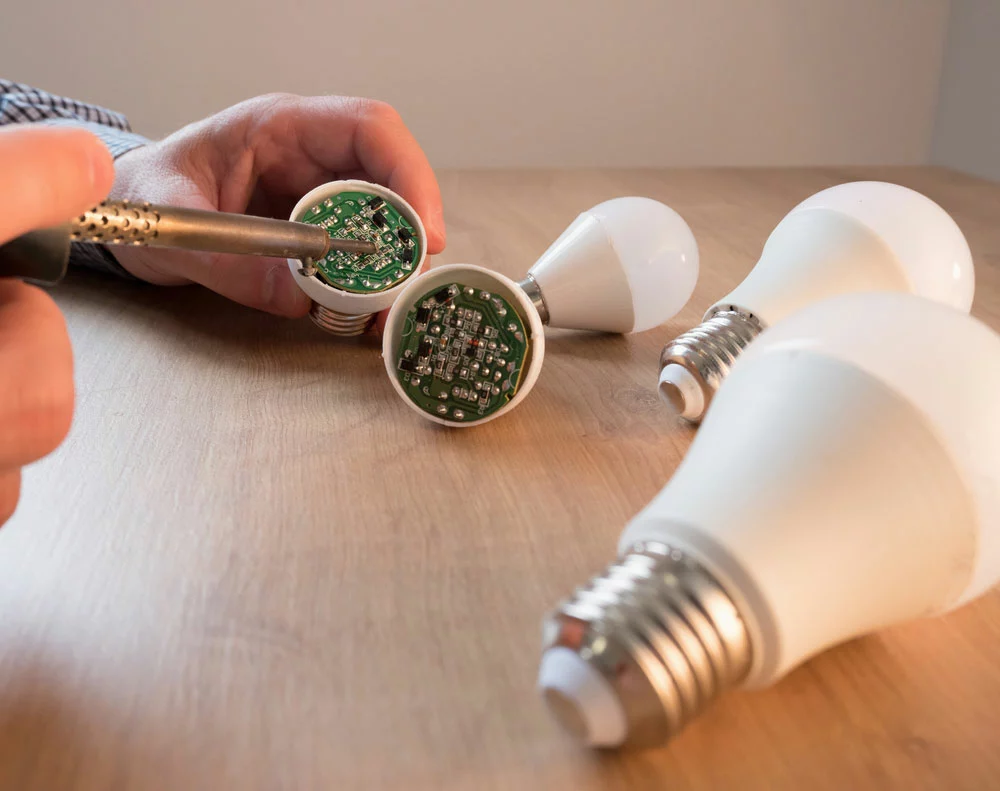 Solder the bulb leads