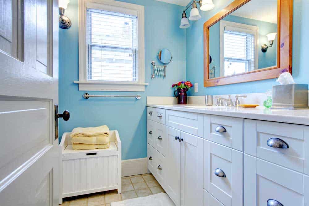 Bathroom Light Temperature: White bathroom cabinets