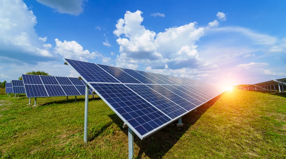 Hydroelectric Energy Pros and Cons： Solar power plant