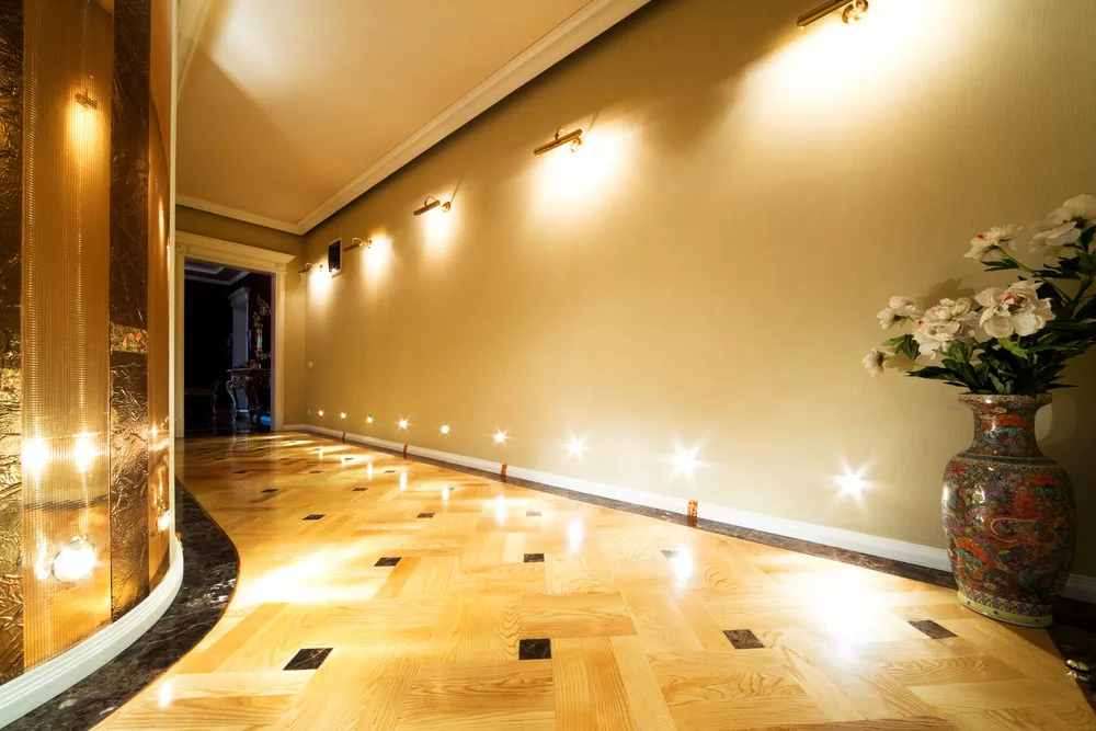 6 vs 4 Recessed Lighting:  A decorated floor recessive lighting
