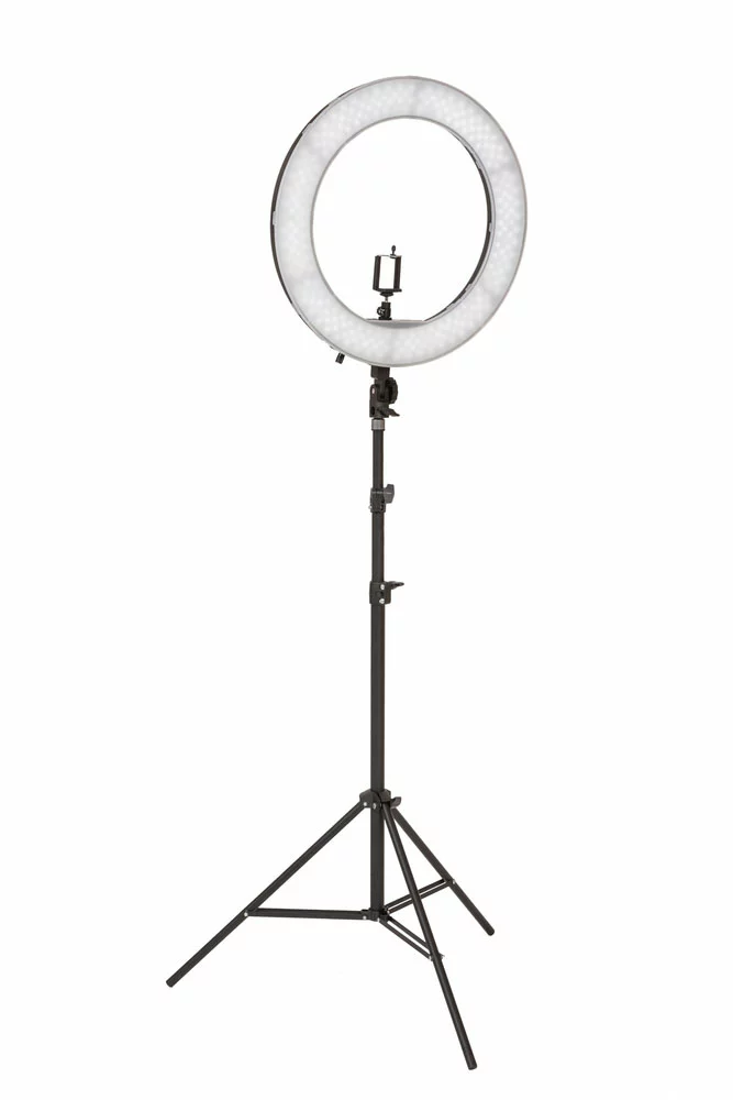 An adjustable ring light tripod