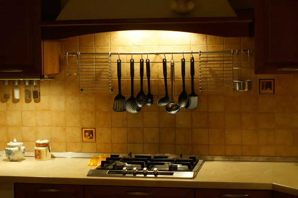 Kitchen with 2700k lighting