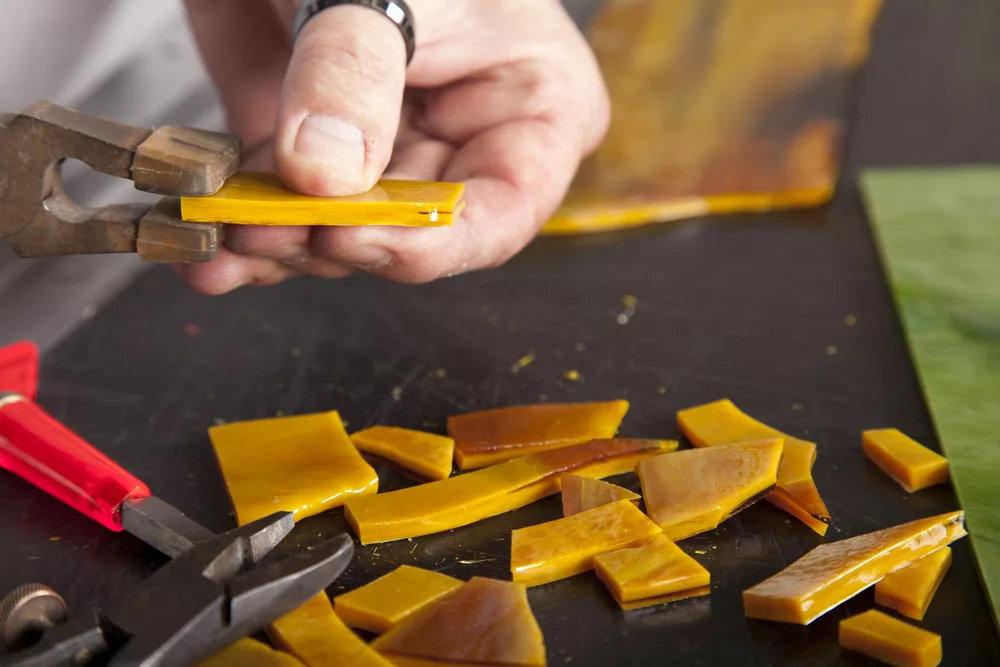 Man-making tiffany lamps